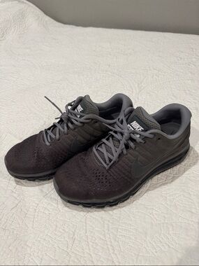 Nike Air Max 2017 Men's Size 12 Running. Shoes - Dark Gray
